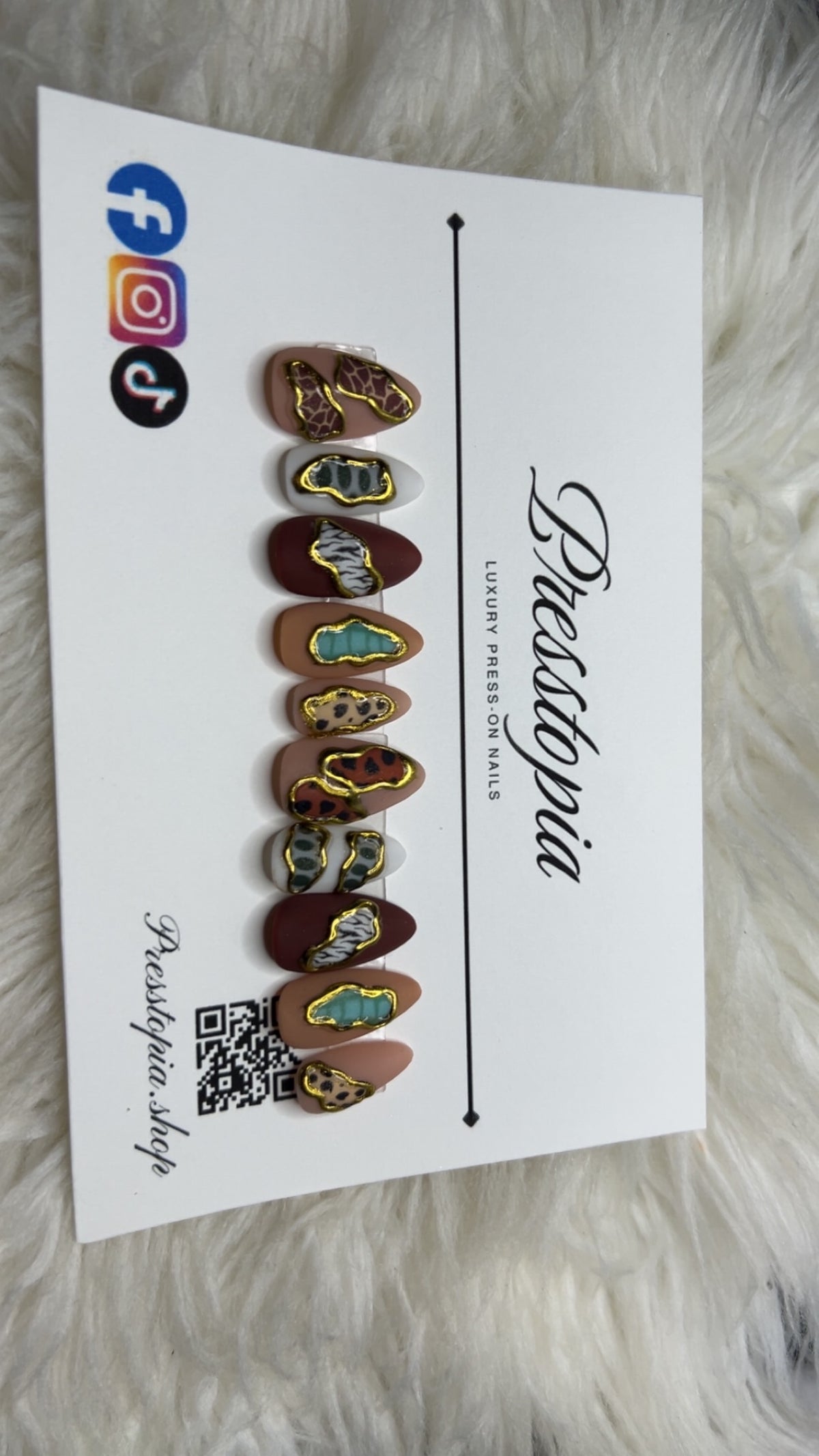 027 Short Almond